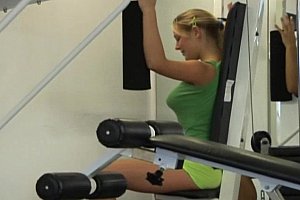 小伙操老熟女